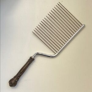 Chantilly Sterling, 1950, "Gorham", No Monograms cake breaker 
by GORHAM SILVER